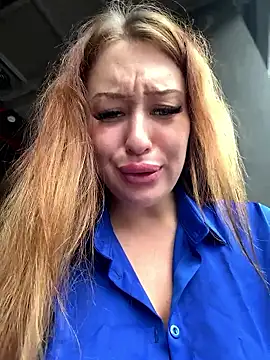 AndreaMood live sex cam