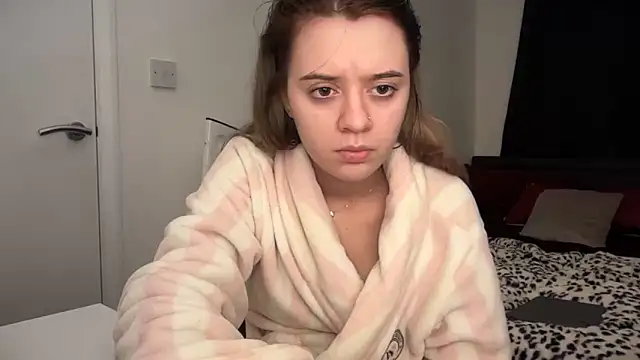 YasmineLace live sex cam