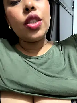 PUSHYLATE's cam snapshot