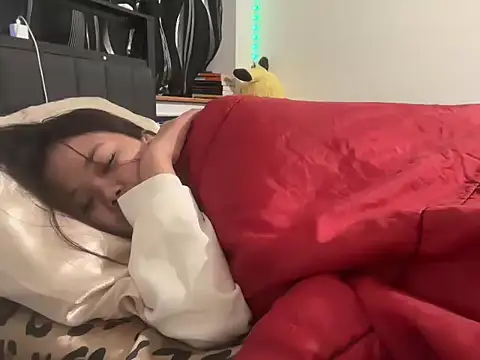 tinydaisy21's cam snapshot