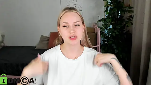 Carol__Cox's cam snapshot