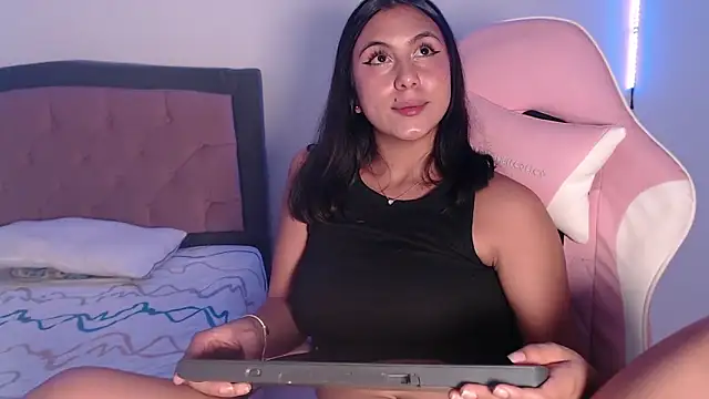 SarahCute14's cam snapshot