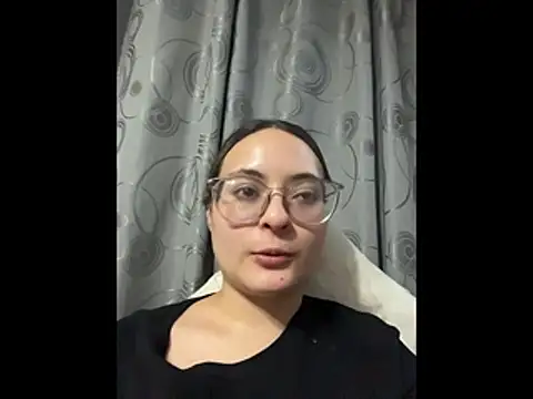 Lilaa2305's cam snapshot