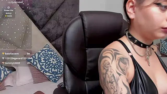 SaskiaGrendel's cam snapshot