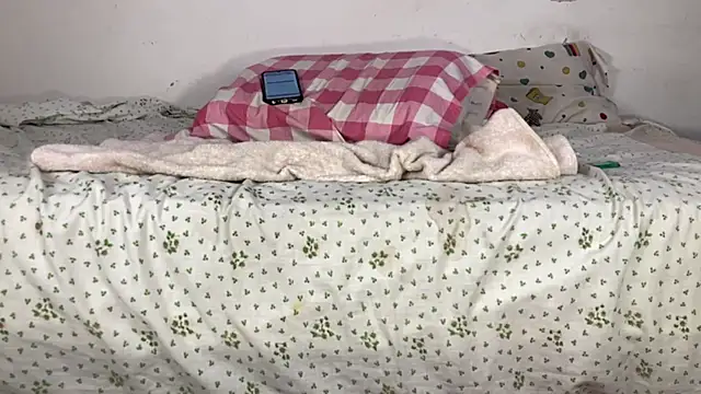 LupitaLove2002's cam snapshot