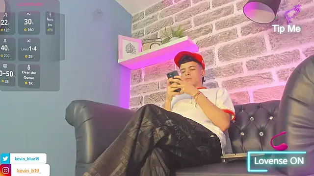 kevinn_blue1's cam snapshot