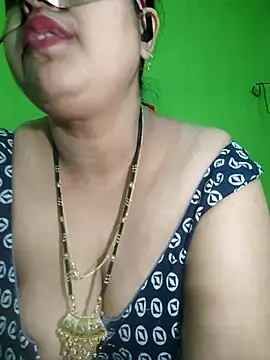 priya_curvy's cam snapshot