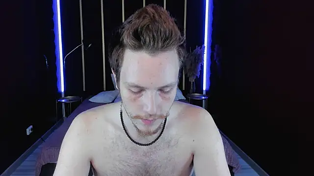 LeoMooree live sex cam