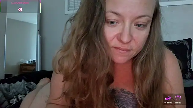 julimonroe live sex cam