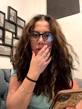 MirandaLatinaLovely's cam snapshot