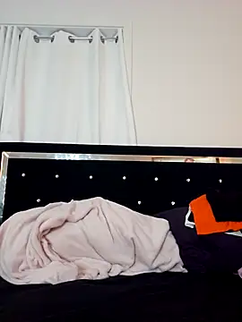 LilyOrion live sex cam