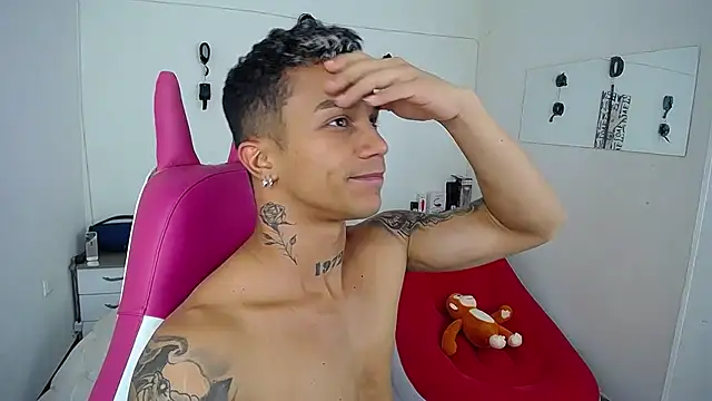 Leonard_Price live sex cam