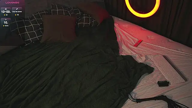 LessyLuiz's cam snapshot