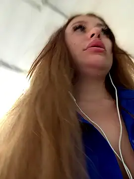 AndreaMood live sex cam