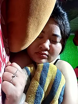 Bee-bgolden's cam snapshot