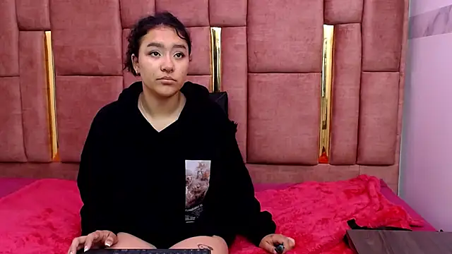 AMIE_LEON's cam snapshot