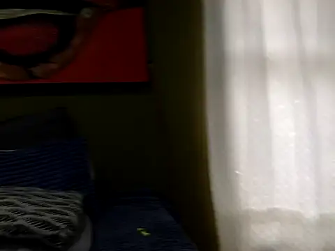 GoldenPussyXOXO live sex cam