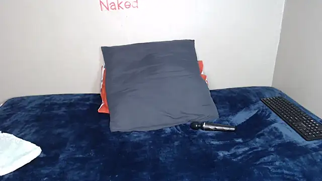 Lunalee's cam snapshot