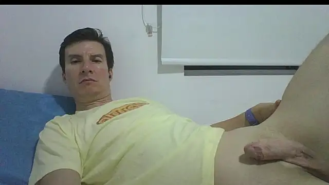 carliesexyman live sex cam