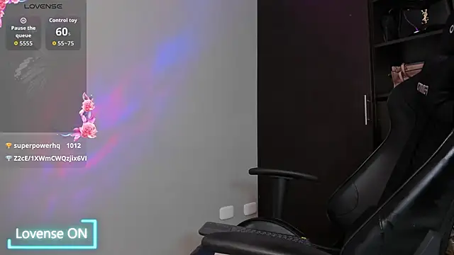 MeganDaviees live sex cam