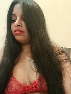 Maahhii_2 live sex cam