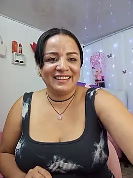 karitomyler__'s cam snapshot