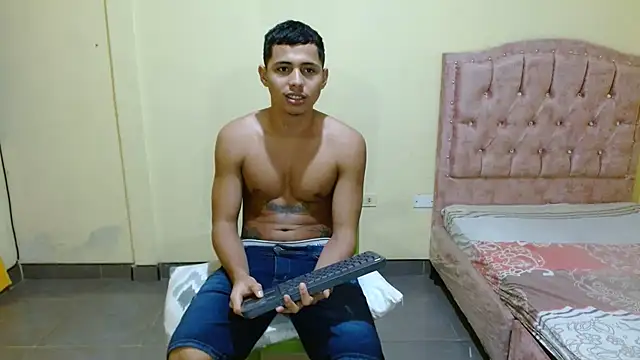 Lil_condor_bby1's cam snapshot