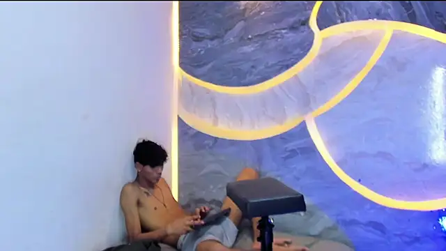 Sex_Boy_33_'s cam snapshot