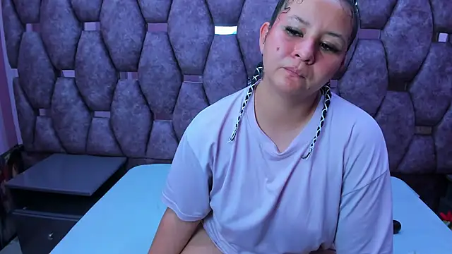 AlaSmith's cam snapshot