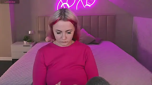 Joyce_Howard's cam snapshot