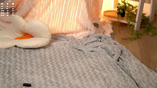 MonetLeitman's cam snapshot