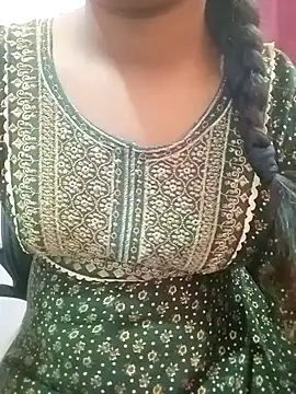 pari_rani7's cam snapshot