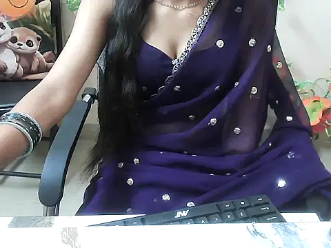 lo_e_shreya's cam snapshot