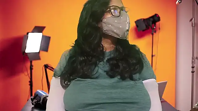 Hansika190's cam snapshot