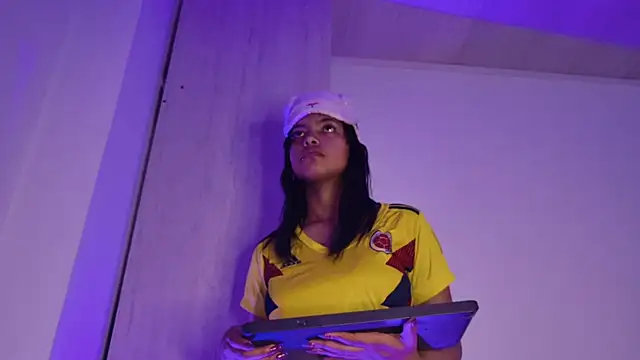 miamiller188's cam snapshot