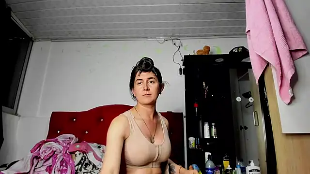 Sweet-Suck69 live sex cam