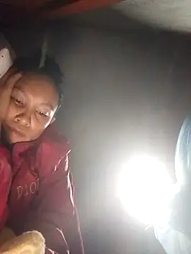 simi-lucy's cam snapshot