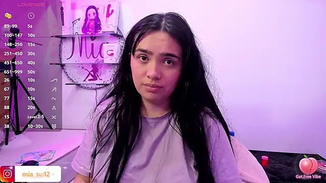 mia_johns_'s cam snapshot