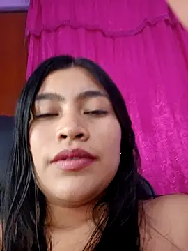 LunaaRosse live sex cam