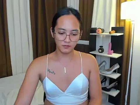 URHottestAngel live sex cam