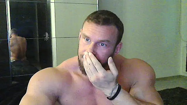 muscularkevin live sex cam
