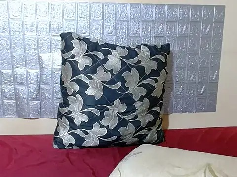 DesireQueenxxx's cam snapshot