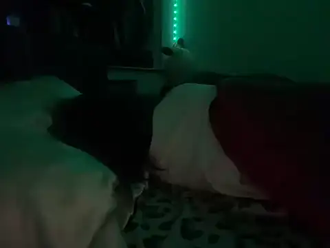 tinydaisy21's cam snapshot