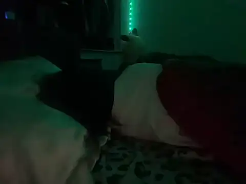 tinydaisy21's cam snapshot