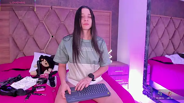 VictoriaSaenz1_'s cam snapshot