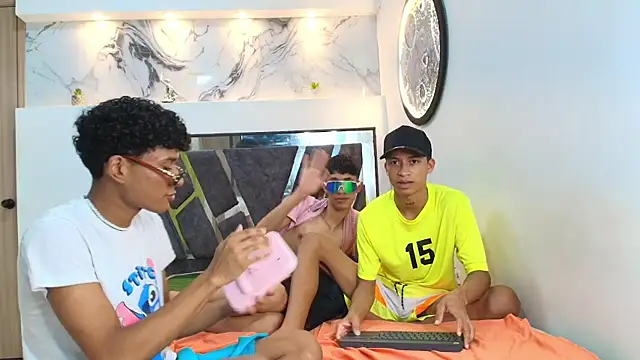 LONDON_BOYS1's cam snapshot