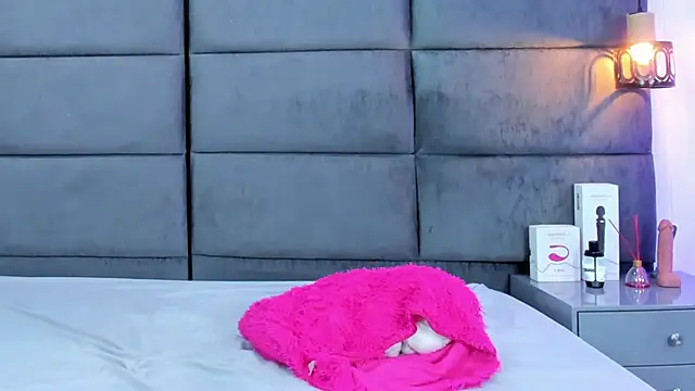 Slenna_Moon live sex cam