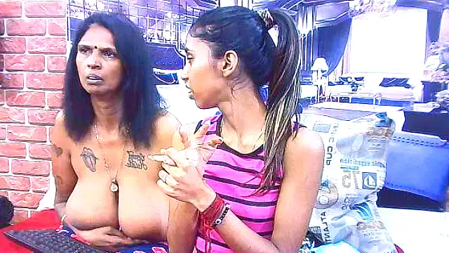 IndianSexySlender live sex cam