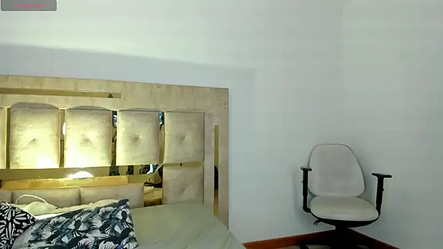 Ari_sunshine_ live sex cam