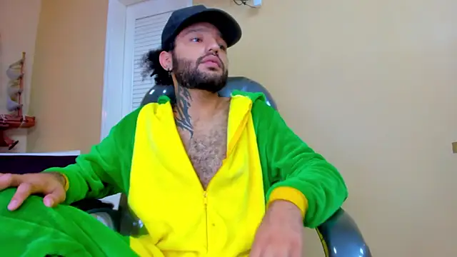 Hottie_Bear live sex cam